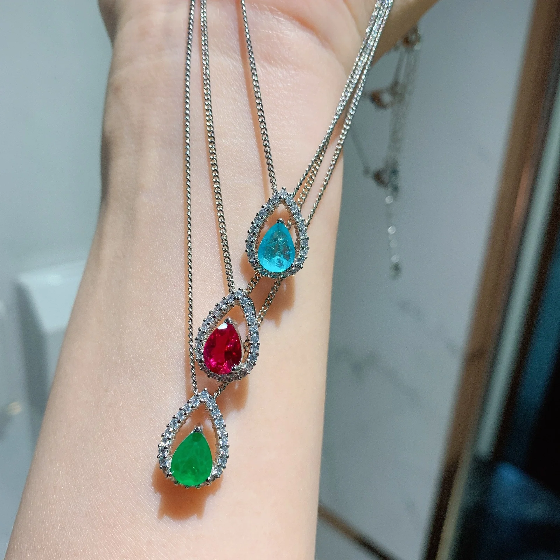 brand genuine real jewels New Necklace Women's Colorful Treasure Precision Craft Luxury Set with Imitation Emerald Pendant Tempe