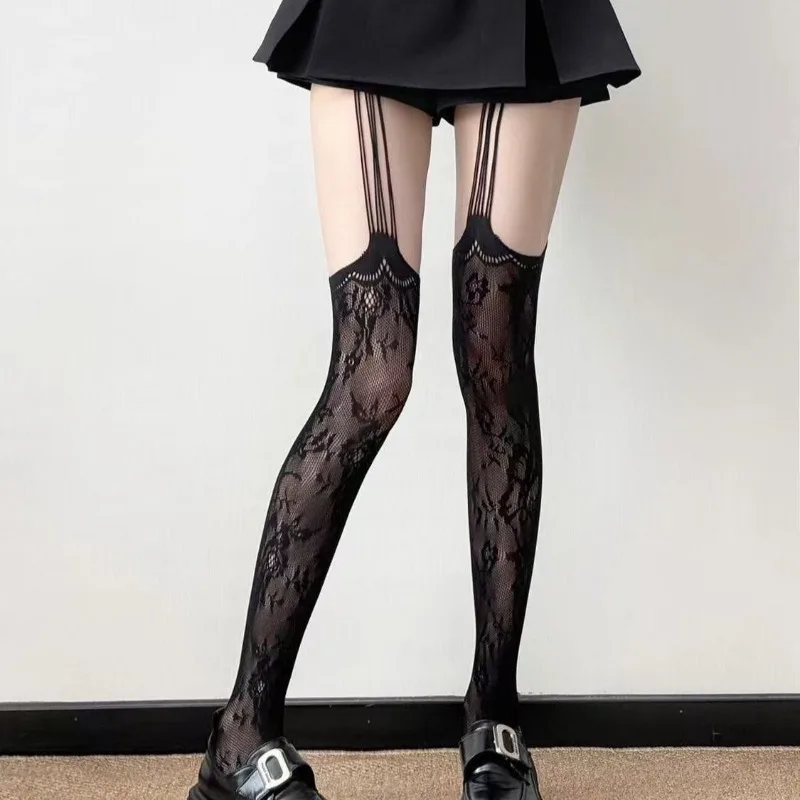 2026 Medias de liguero sexys negras para mujer, con encaje calado, de tubo largo, con patrón de corazón de seda negra y diseño de red de pesca