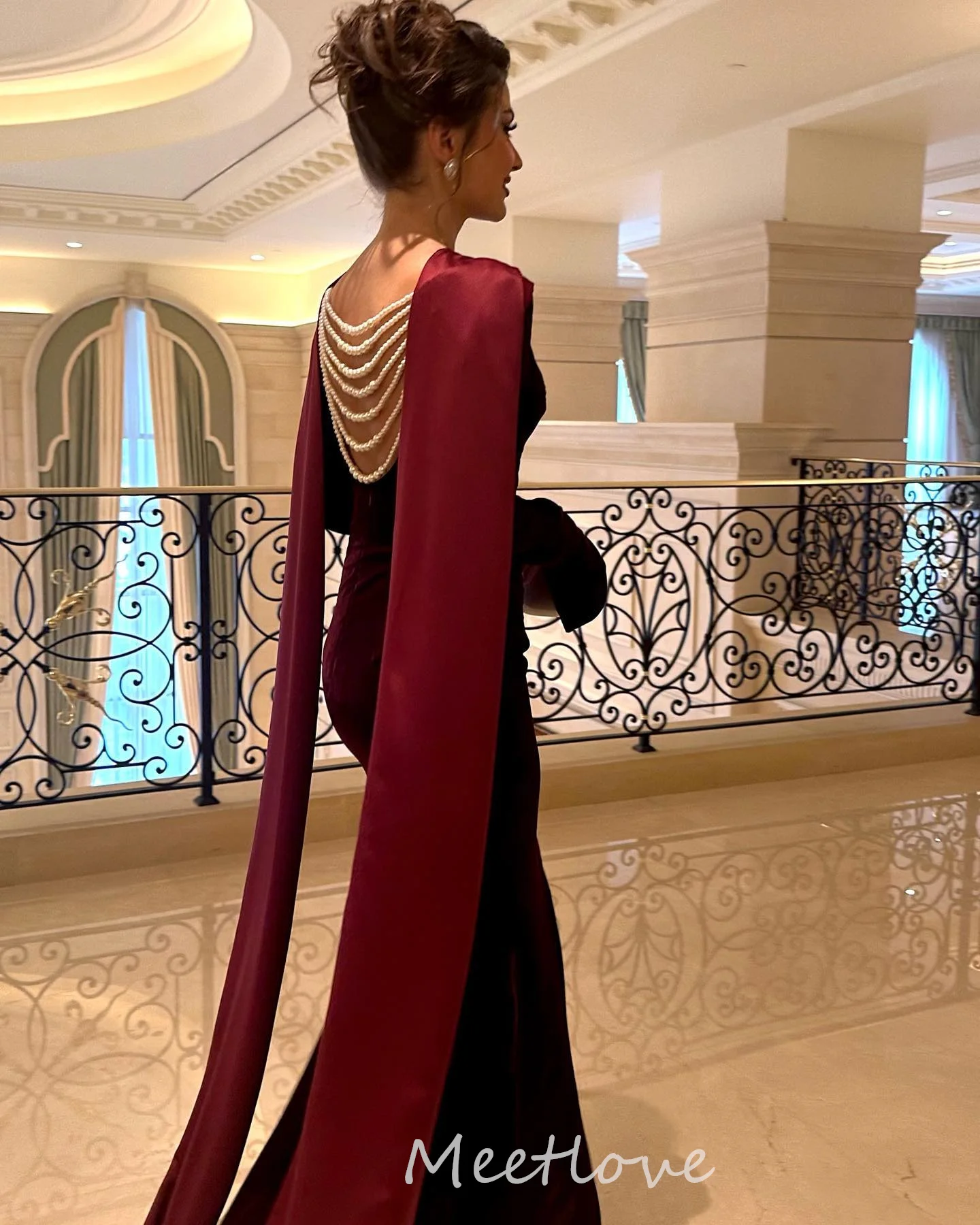 Meetlove 2024 Customized Backless Pearls Velvet Prom Dresses Mermaid Floor Length Burgundy Saudi Arabia Elegant Party Dresses