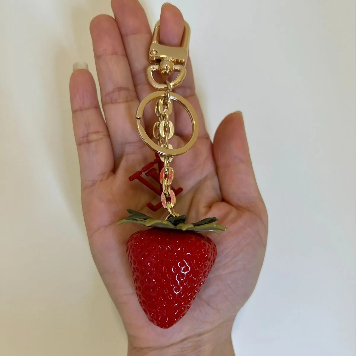 

Новый модный клубничный брелок-подвеска, трехмерная клубничная изысканная и милая сумка, аксессуары, подвеска-сумка