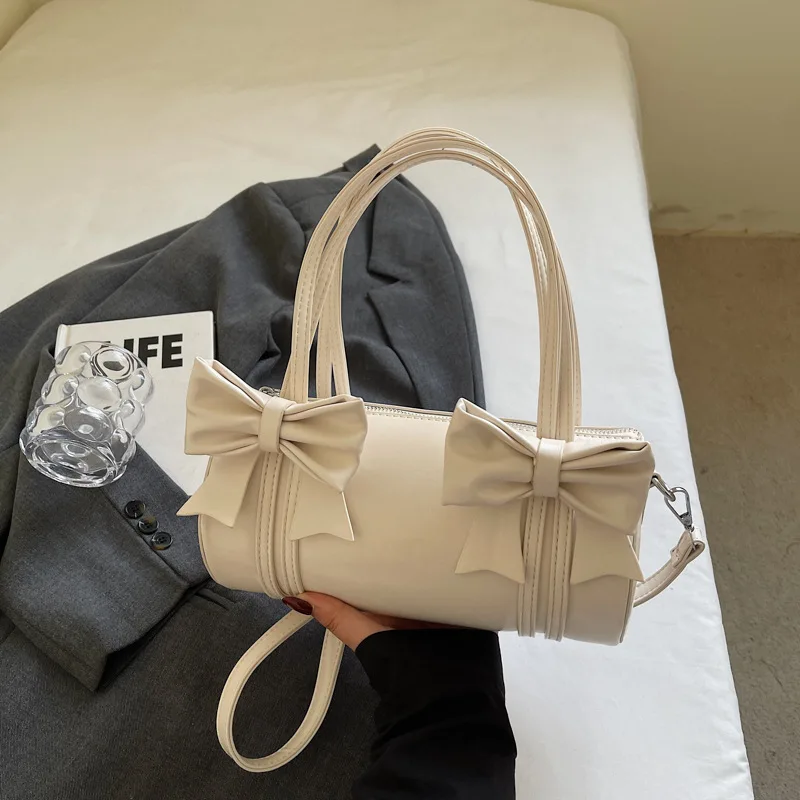 

Модная сумка-подушка, тренд весны 2026 года, сумка-мессенджер для ношения в руке