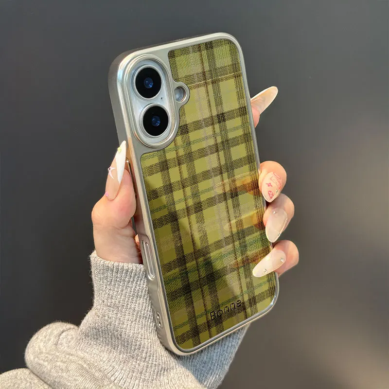 حافظة هاتف بنمط مربعات باللون الأصفر والبني لهاتف آيفون 11/12/13/14/15/16/17 Pro Max AIR PLUS حافظة هاتف إيبوكسي من مادة البولي يوريثان مضادة للسقوط