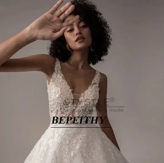 GIYSILE Gaun Pengantin Tanpa Lengan Leher V Vestido De Noiva Kustom 2025 untuk Wanita Gaun Pengantin Boho Pengantin Renda Gading A Line