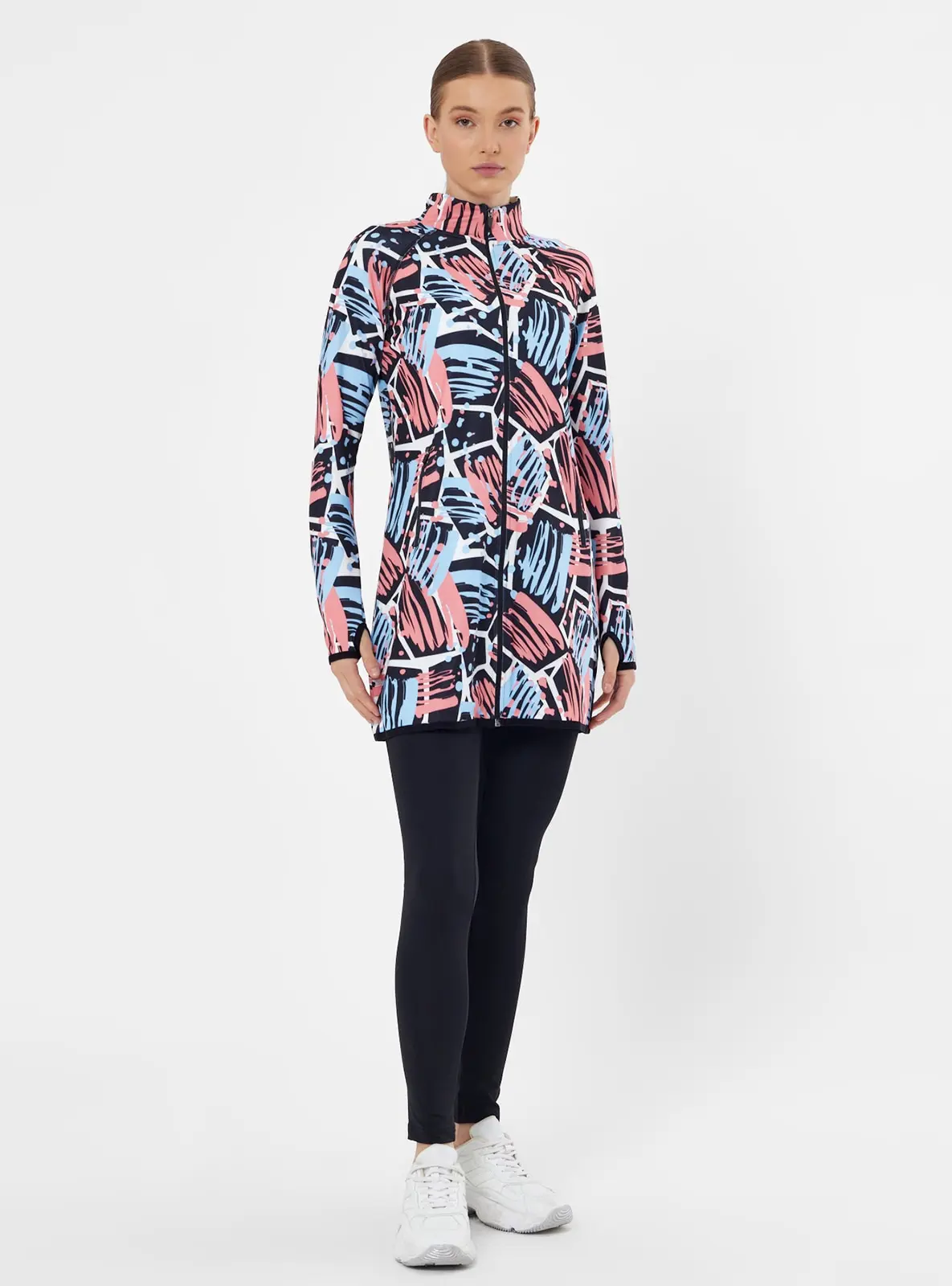2-teiliger Damen-Sportanzug, lässige Laufjacke mit Stehkragen und Reißverschluss, locker und mittelgroß geschnitten, kombiniert mit schwarzen Leggings – Detail 7