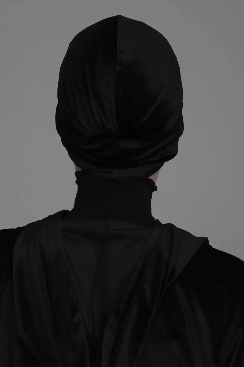 Mihrace Tulang Velvet Hitam