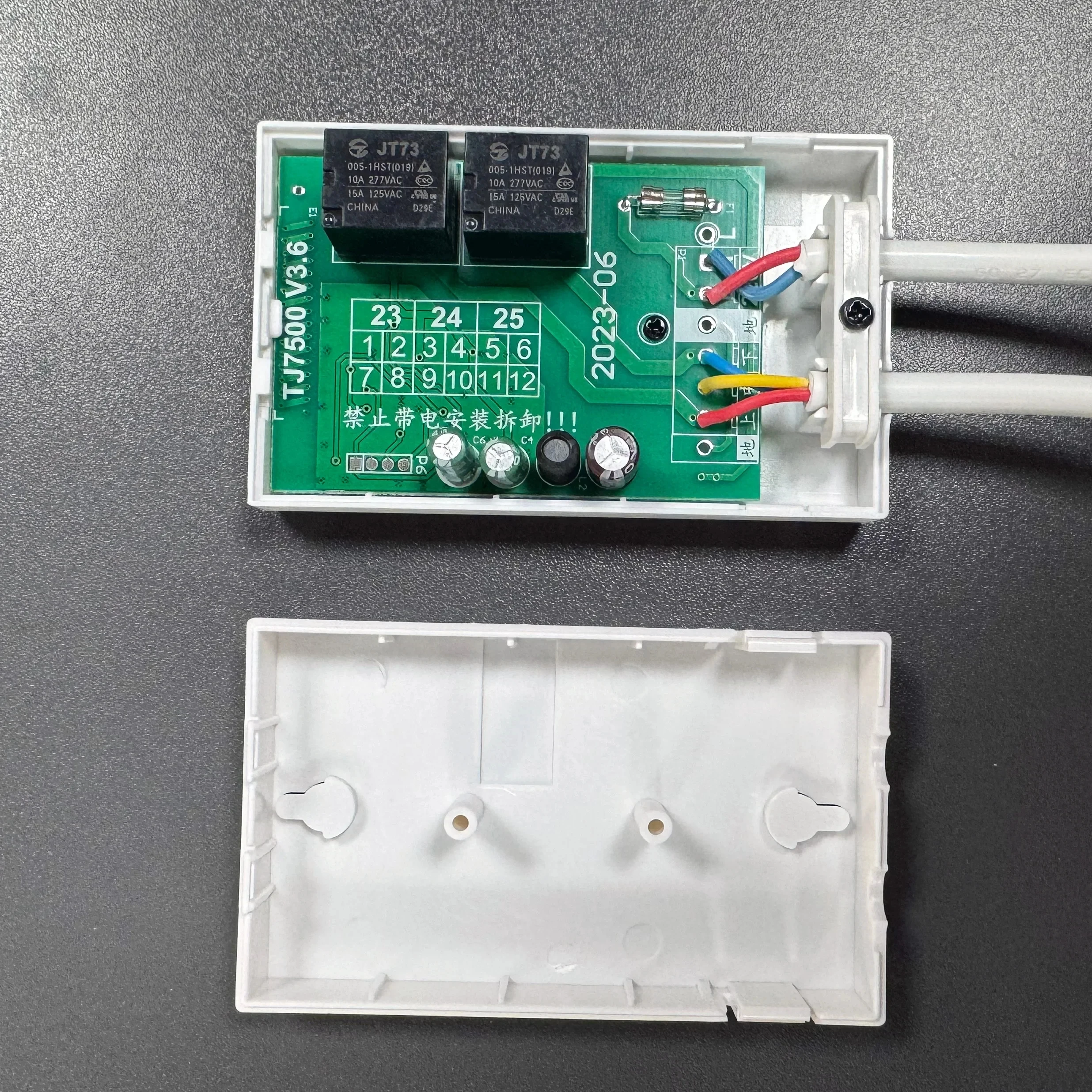 2025 Nuovo telecomando universale senza fili per proiettore elettrico Controller per ascensore schermo 315/433 MHz Accessori per proiettori