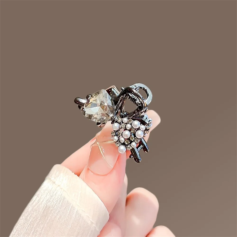 Exquisite Hollow Bow Hairpin New Rhinestone Small Grabber Girl Cute Bangs Clip Side Clip Sweet Hair Slide