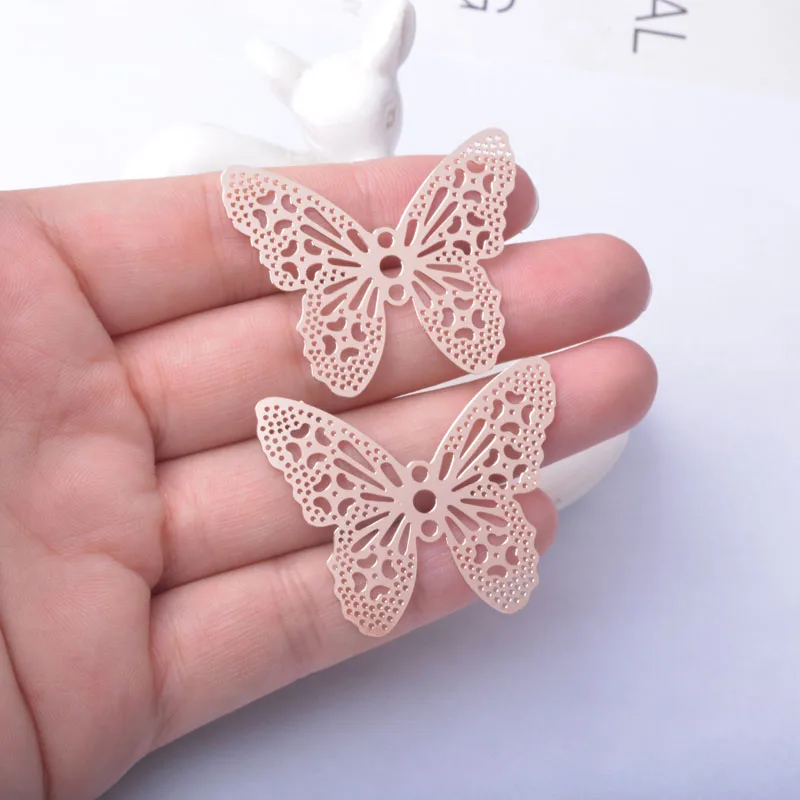 10 Stück Messing-Filigran-Anhänger mit hohlen, hellgoldenen Schmetterlingen und Schmetterlingsmotiven für Schmuck. – Detail 5