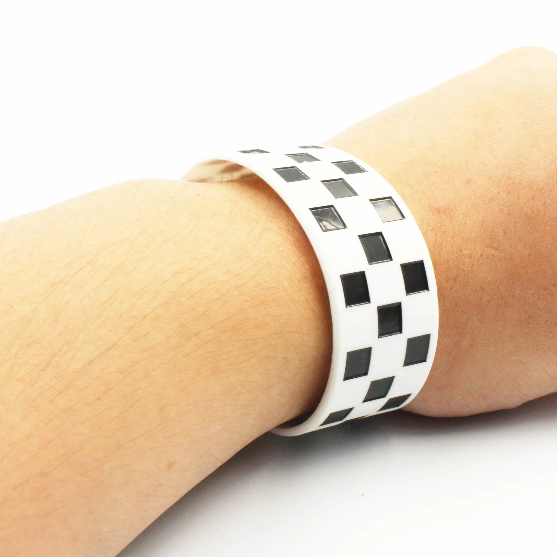 racing bracelet Racing Checkered Flag Silicone Rubber Bracelet 1 Inch Wide Sport Bangle