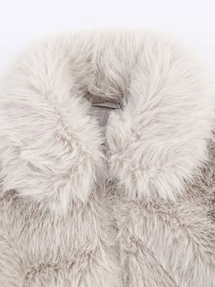 النمط الأوروبي والأمريكي 2025 الخريف والشتاء الوافدين الجدد الملابس النسائية تأثير الفراء فو سترة بسحاب بأكمام طويلة