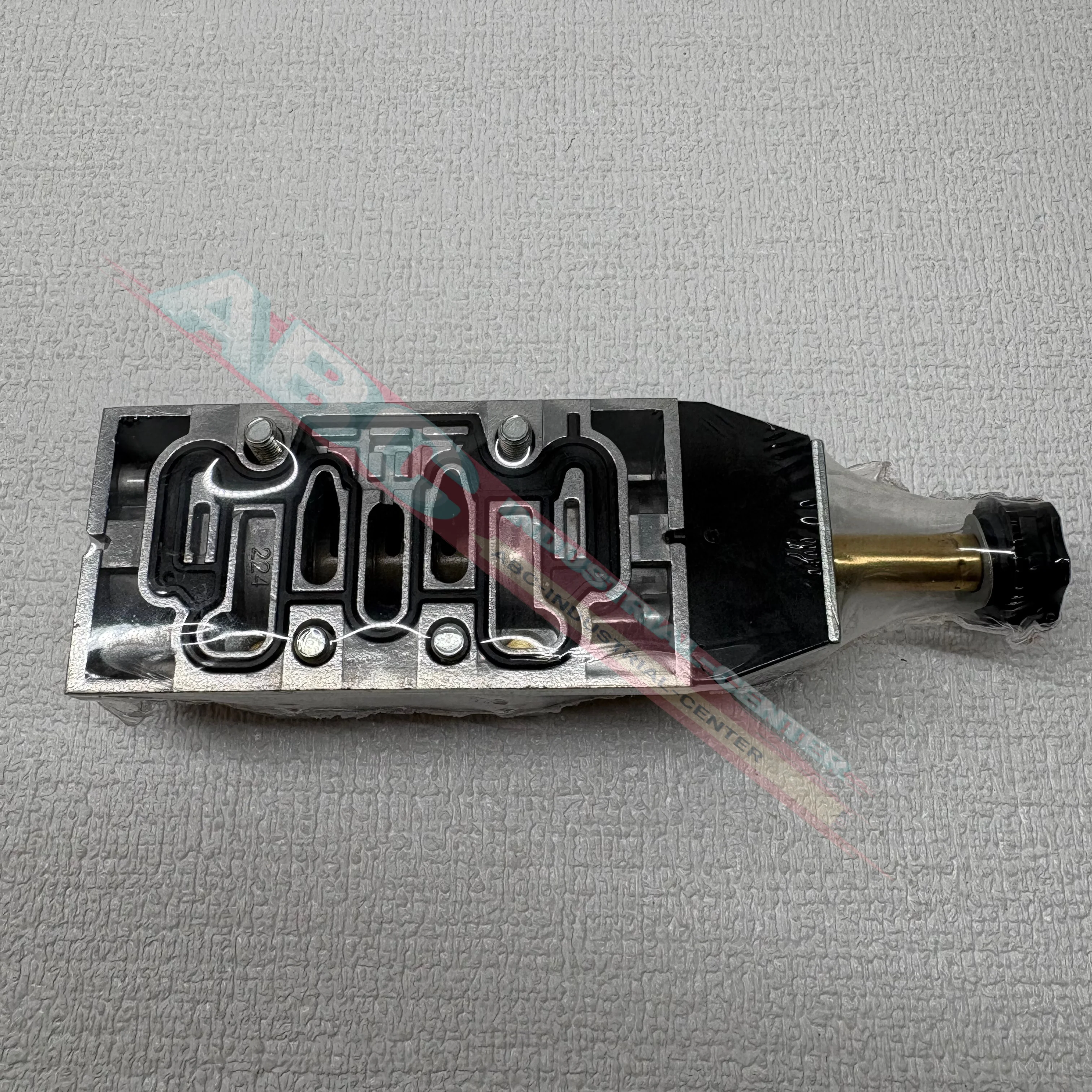 

SXE9573-180-00 новый в упаковке электромагнитный клапан