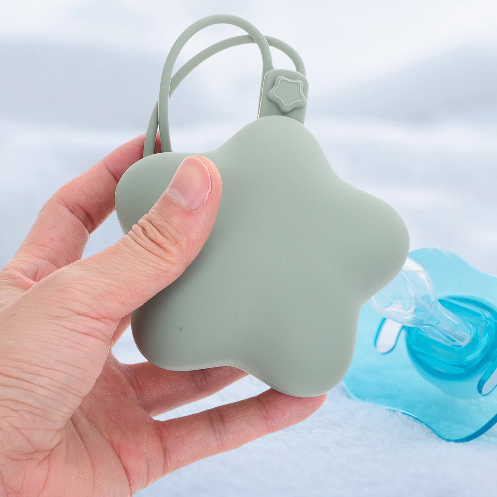 

2pcs Silicone Clear Storage Box Pacifier Storage Bag Case Pacifier Holder Dustproof Portable Travel Case for Infants