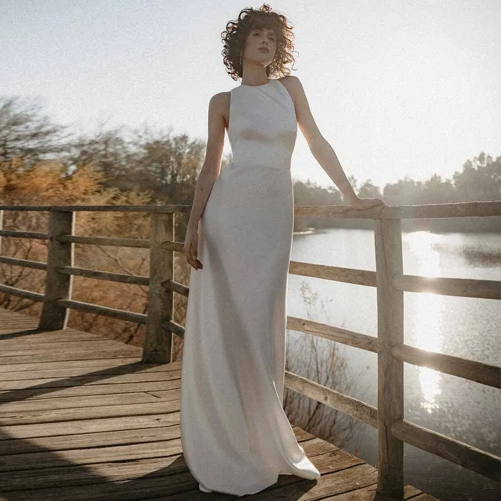 Elegant Church Wedding Dresses Satin Sheath/Column Wedding Party Dresses Ivory O-Neck Criss-Cross Backless Tailing Wedding Dress