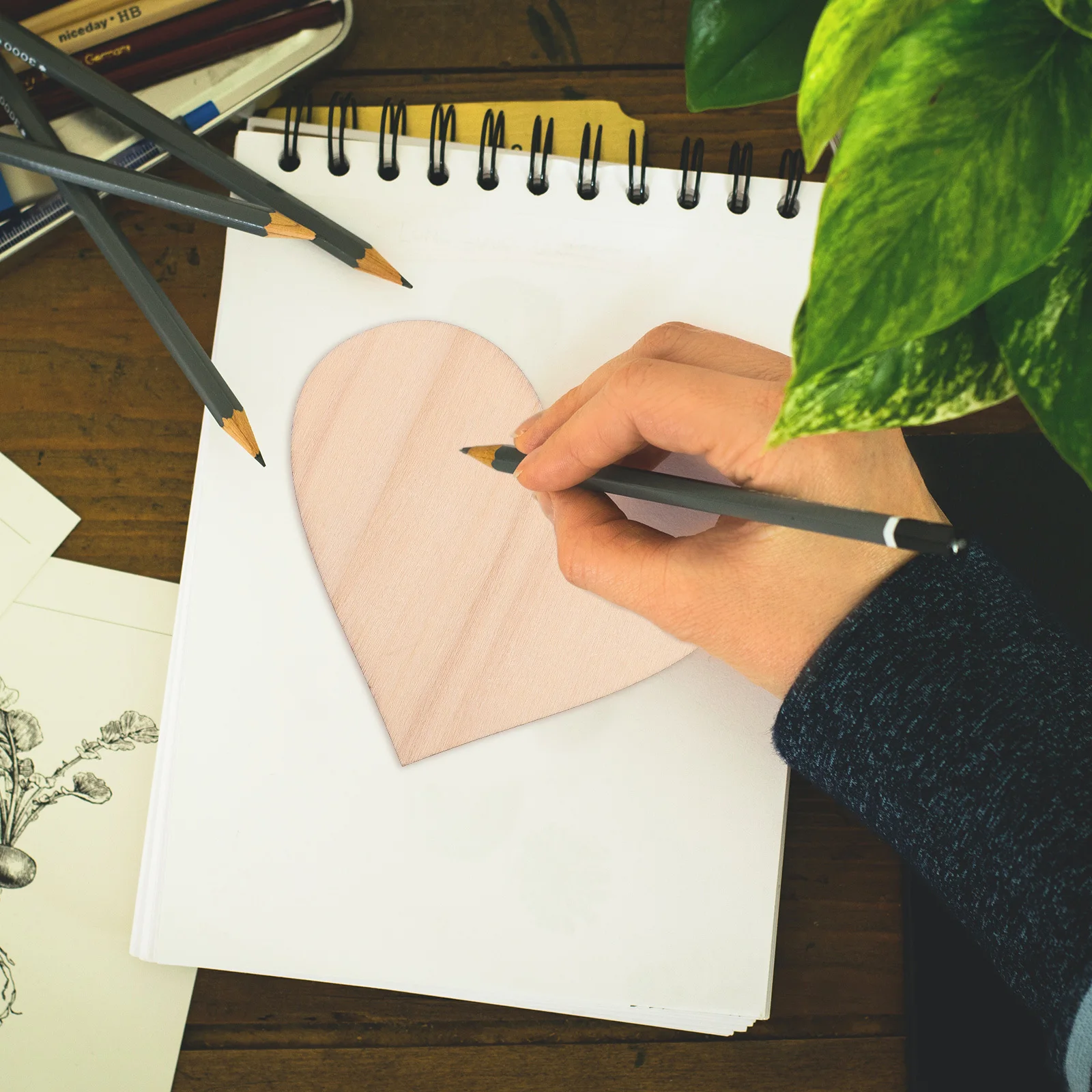 

50Pcs Handicraft DIY Accessory Heart Shaped Wood Slices for 's Imagination Heart Shaped Wood Slices Wooden Chips