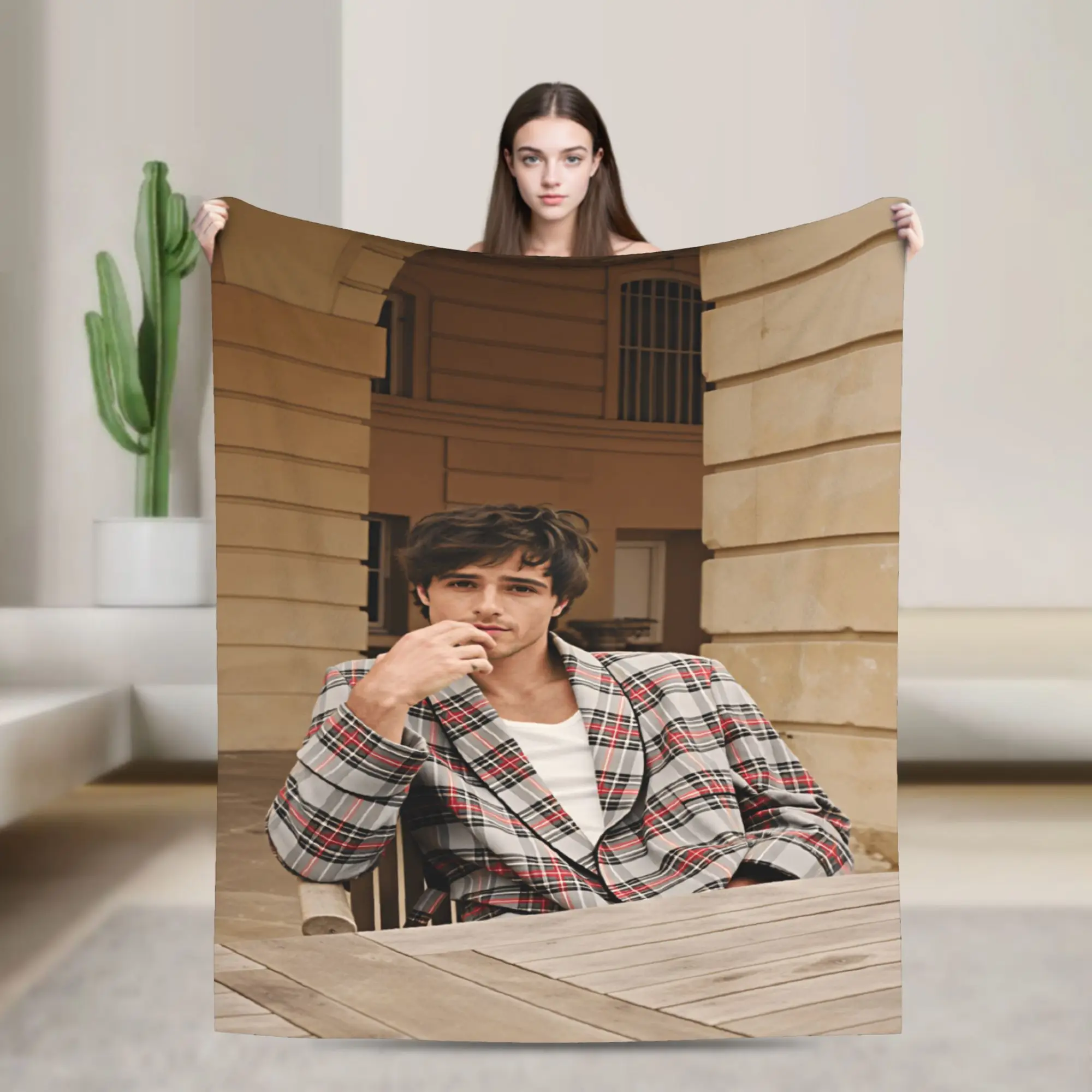 Jacob E-Elordi Soft Cozy Blanket For Bedroom  Trend Throw Blanket Winter Travel Flannel Bedspread