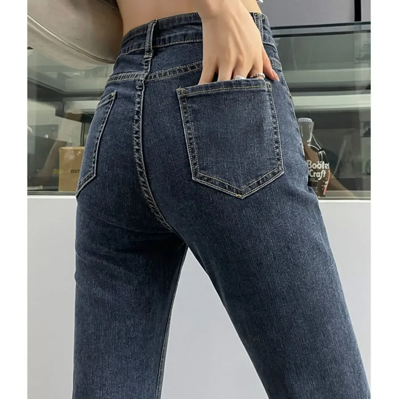 

Vintage Straight Jeans for Women's 2024 Spring New High-waisted Split Cropped Pants Design Feeling Stretch Pants B154