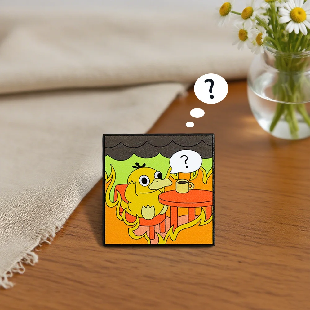 Duck This Is Fine Mix & Match Niedliche Anime-Brosche Haus in Flammen Emaille-Pin Verwirrte Tiere Abzeichen Accessoires Souvenir Schmuck Geschenk – Detail 3