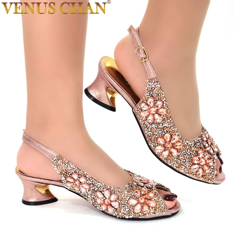 2022 Women\'s Party Sandals Fashion Full Diamond Flower Design Heel High 5CM Champagne Color Wedding Banquet Ladies Shoes