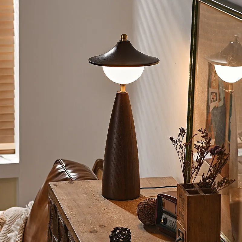 

French Retro Solid Wood Mushroom Table Lamp Bedroom Bedside Living Room Study Office Scarecrow Decoration Mid-Ancient Desk Light