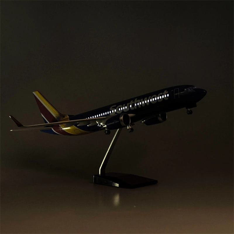 With Wheels And Lights 47cm Southwest Airlines Boeing 737 Assembled Simulation Passenger Aircraft Model Display Gift Collection