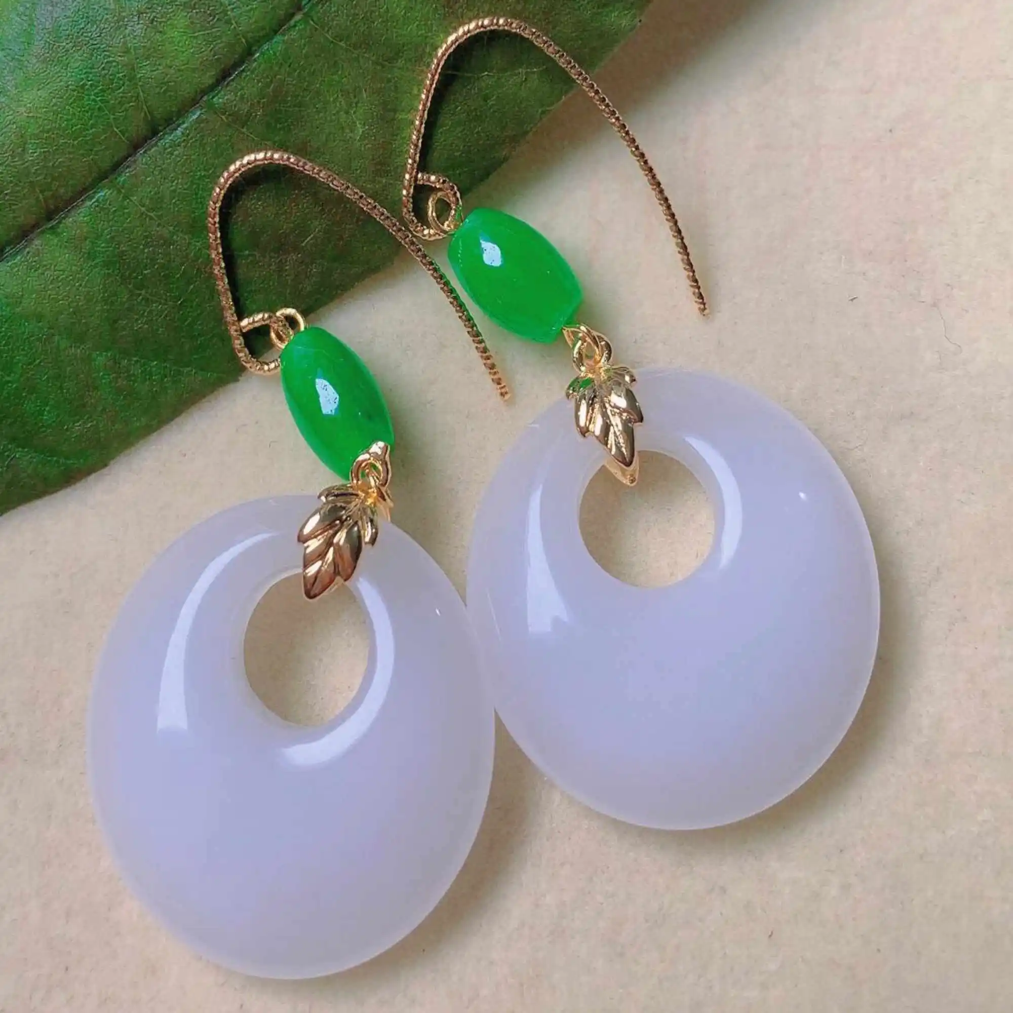 Natural oblateness white jade Jadeite eardrop gold ear hook VALENTINE'S DAY New Beautiful Aquaculture Diy