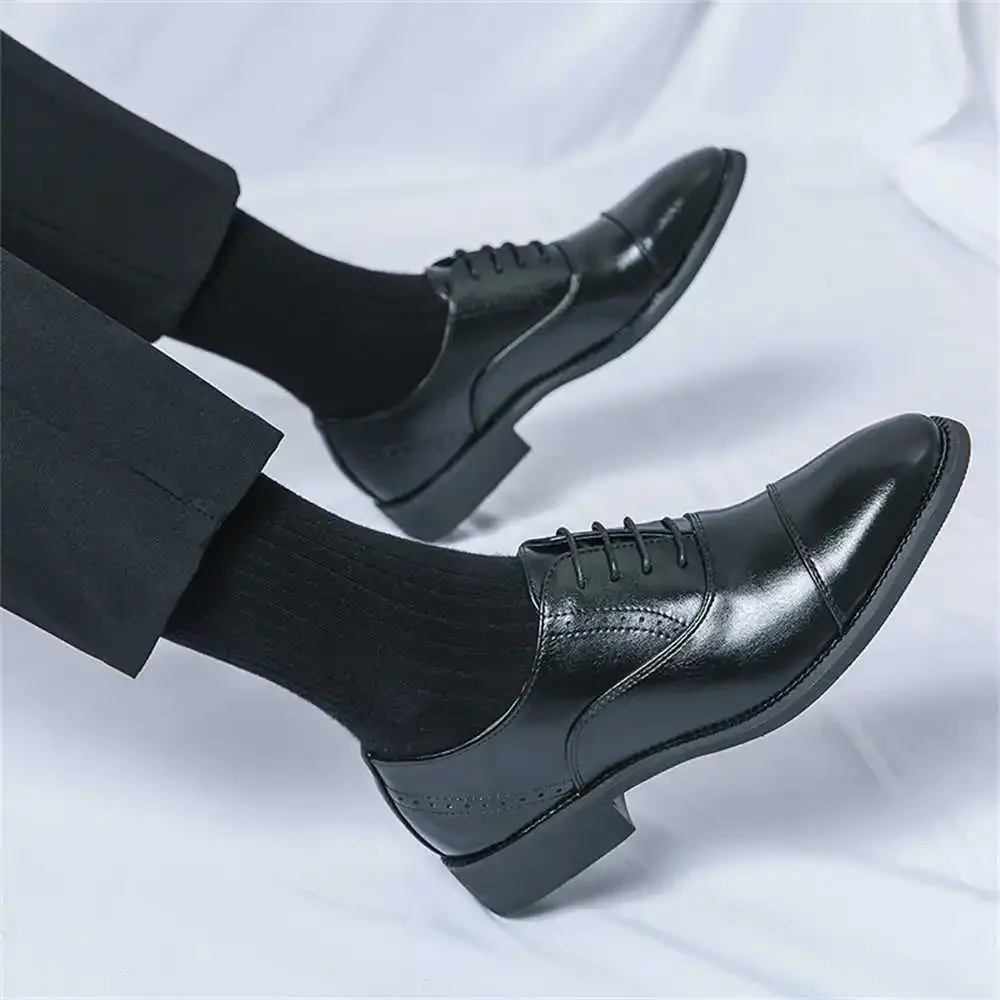 

Low Heel Block Heels Man Skate Shoes White Trainers For Men Vulcanized Sneakers Man Sport Sneakeres Bascket Racing Famous
