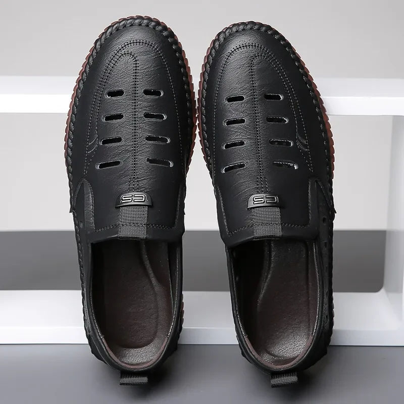 Mocasines casuales huecos para hombre, zapatos de cuero transpirables, antideslizantes, resistentes al desgaste, primavera y otoño, a la moda, novedad de verano