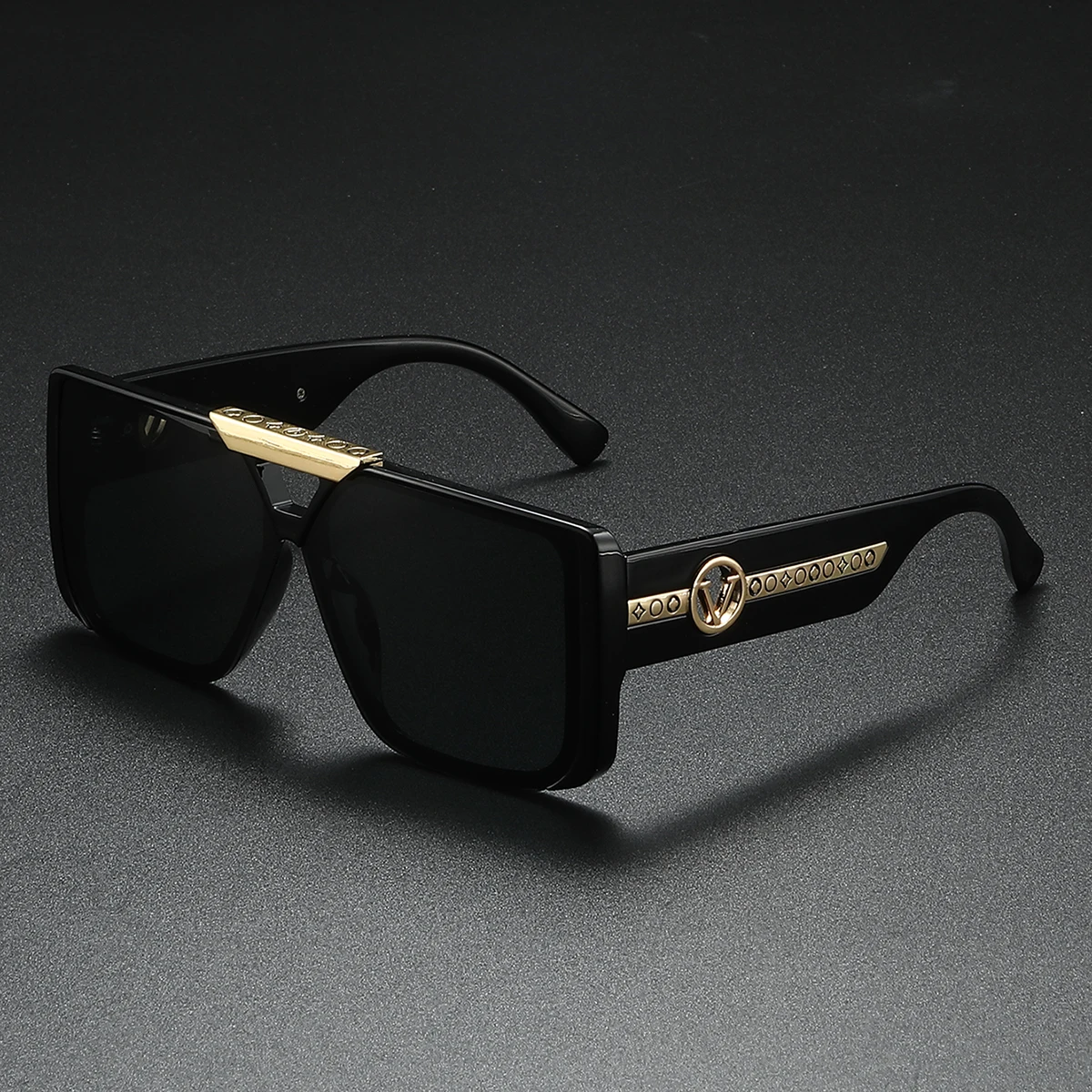 New Classic Retro Black Square Frame for Men, Exquisite Temple Pattern Decoration, Fashionable and Trendy 2026