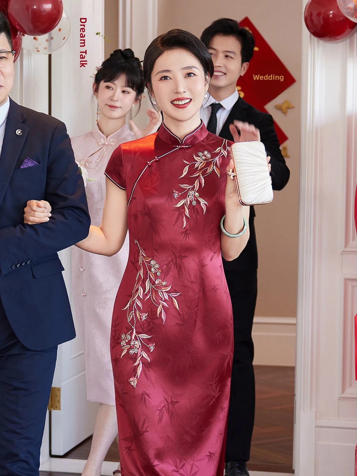 

Элегантное платье-ципао в молодежном стиле WanTang для гостей на свадьбу, с низким разрезом, коротким рукавом, средней длины, для матери невесты