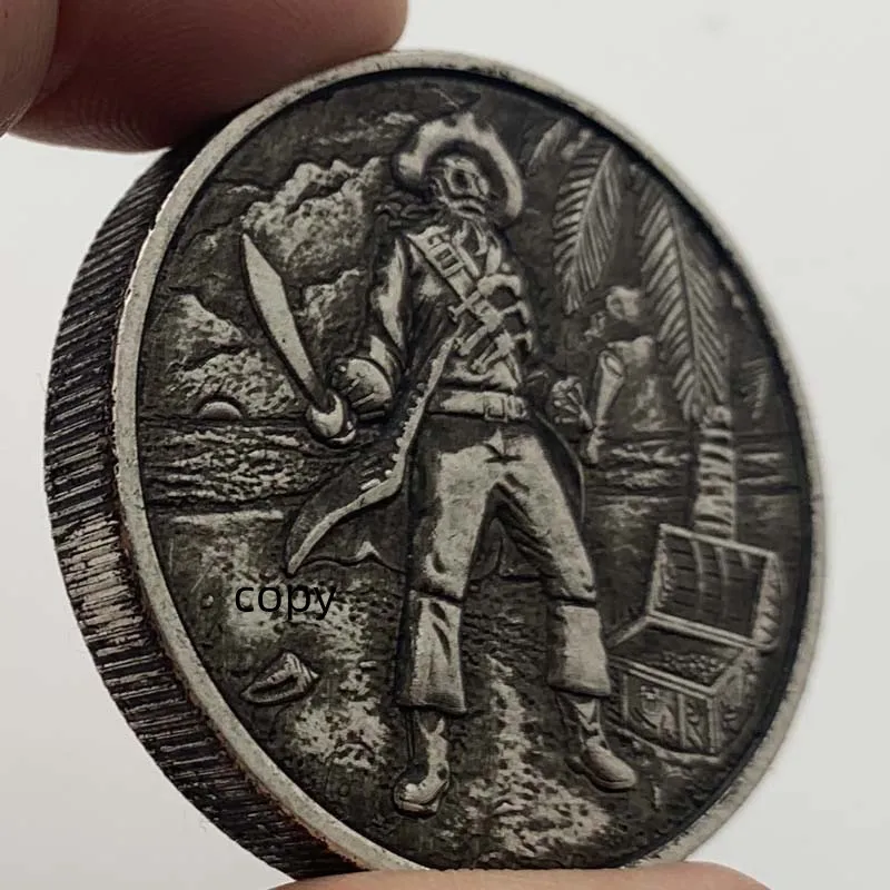 

Wandering Pirate Captain Coin Skull Sailboat Commemorative Magic Seven Series of American Collection Gift