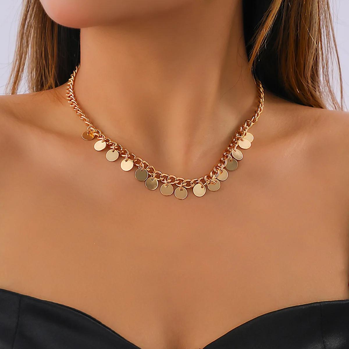 Vintage Sequin Pendant Collarbone Necklace Women\'s 2023 Simple Gold Color Metal Necklaces Girl Fashion Charm Birthday Jewelry
