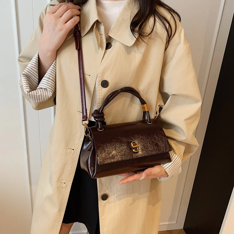 

Women Luxury Leather Fashion Designer Shoulder Tote Bag Elegant Crossbody Handbag For Everyday Chic Urban Style