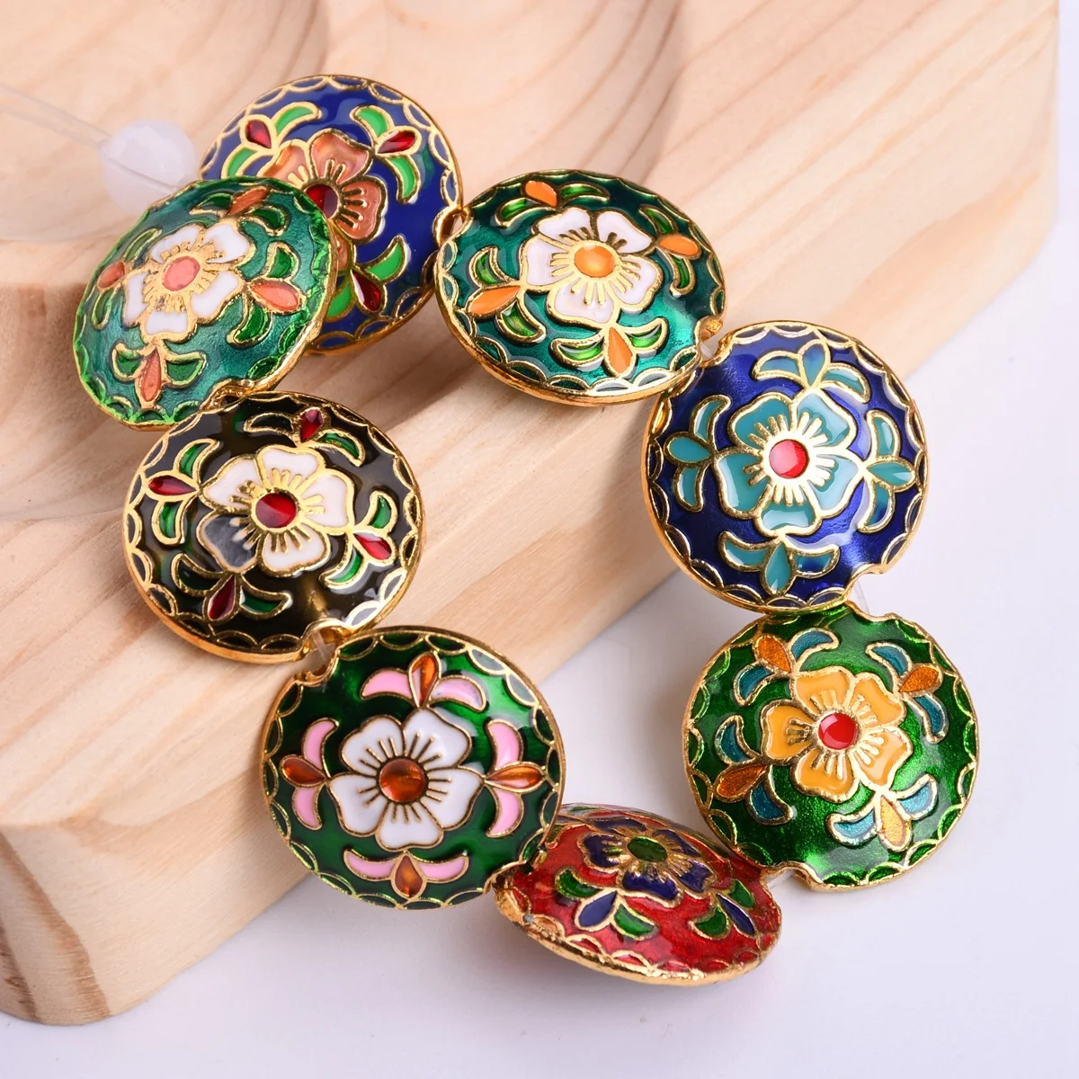 

2pcs Enamel Flower Pattern 18mm Flat Round Shape Metal Loose Craft Beads For Jewelry Making DIY Findings