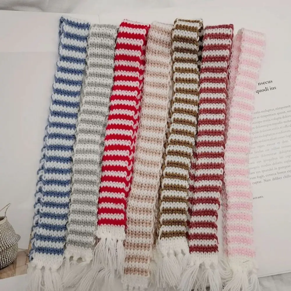 Sciarpa lavorata a maglia per bambole multicolori in miniatura fatta a mano Sciarpe invernali carine Abbigliamento casual Accessori per bambole per bambole in cotone da 15 ~ 20 cm
