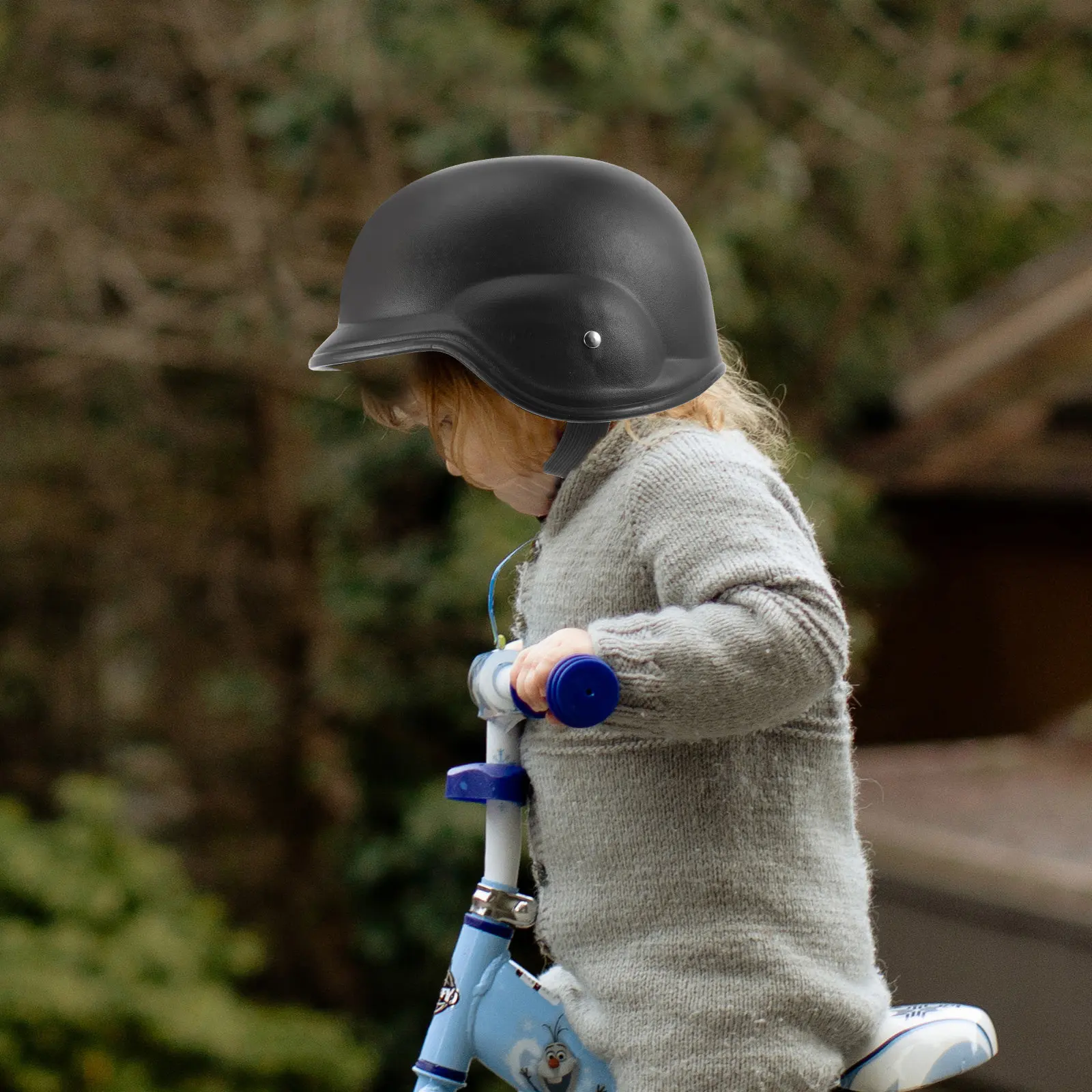 

Sturdy Skateboard for Kids Lightweight Safety with Adjustable Comfort Fit Ideal for Biking Scooter Skating Outdoor