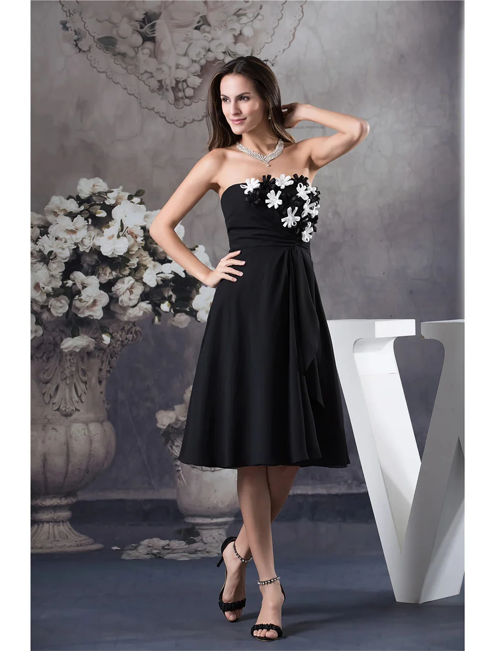 A-Line Little Black Floral Homecoming Dress Cocktail Party Strapless Sleeveless Knee Length Chiffon with Ruched Appliques