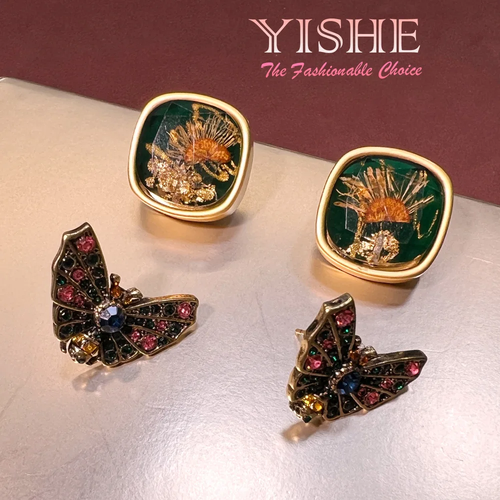 New Chinese dried flower amber brass direction stud earrings, classical niche butterfly micro-diamond vintage national style ear