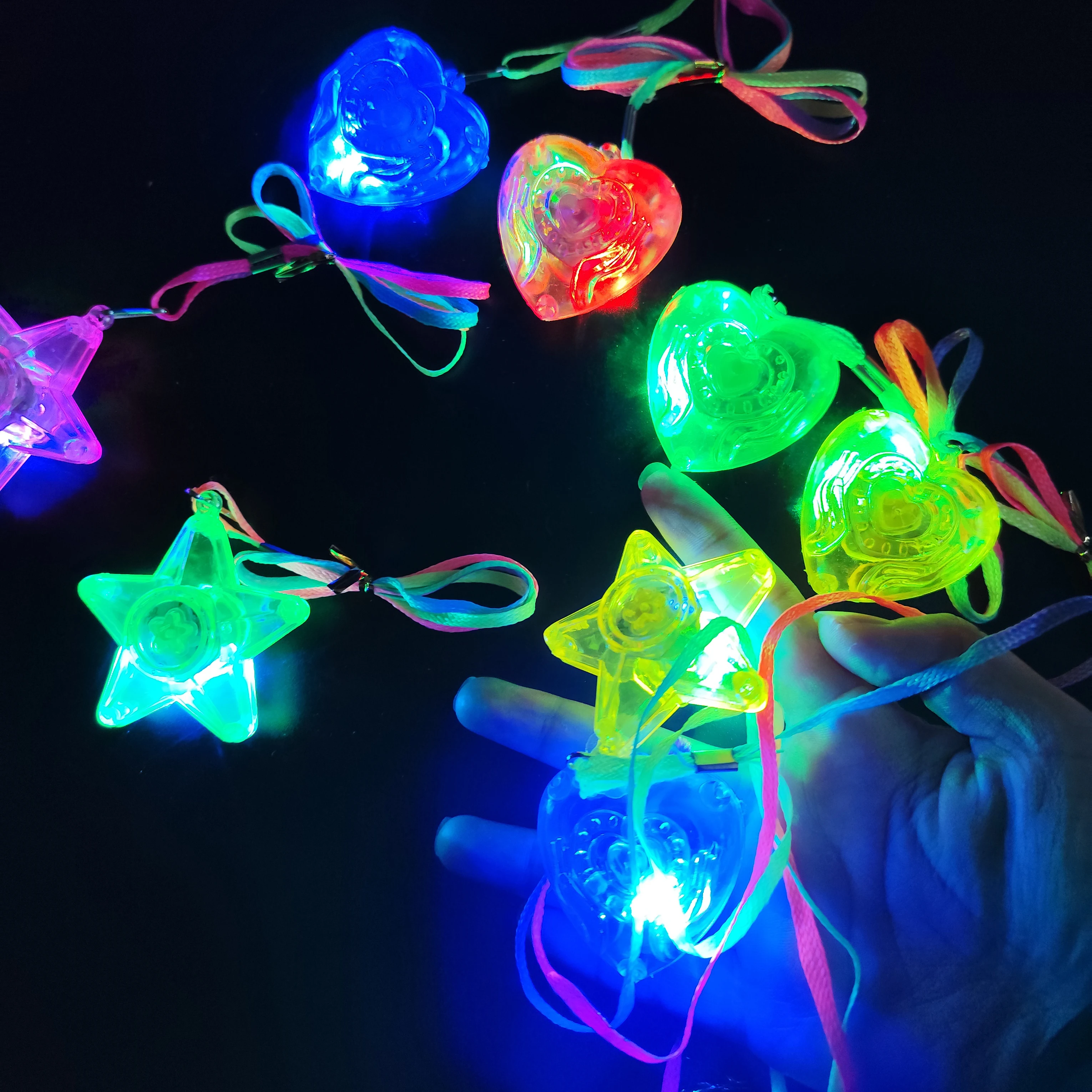 

50-1000pcs LED Light Up Necklace Pendants Star Heart Glow Luminous Necklace Girls Kids LED Flashing Necklace Party Wholesale