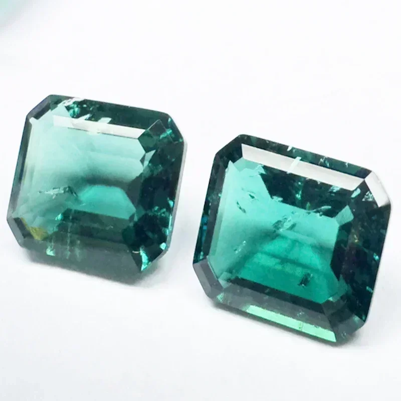 Lab Grown Zambiaanse smaragden Emerald Cut Hydrothermisch handsnijden met scheuren insluitingen in selecteerbaar AGL-certificaat