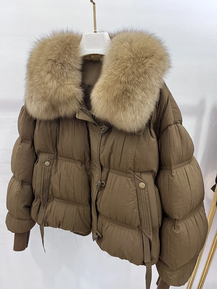 2025年冬の暖かいレディース本物の90%グースダウンジャケット、天然フォックスファーの襟付き厚手コート、ラグジュアリーなアウターウェア、ダウンジャケット