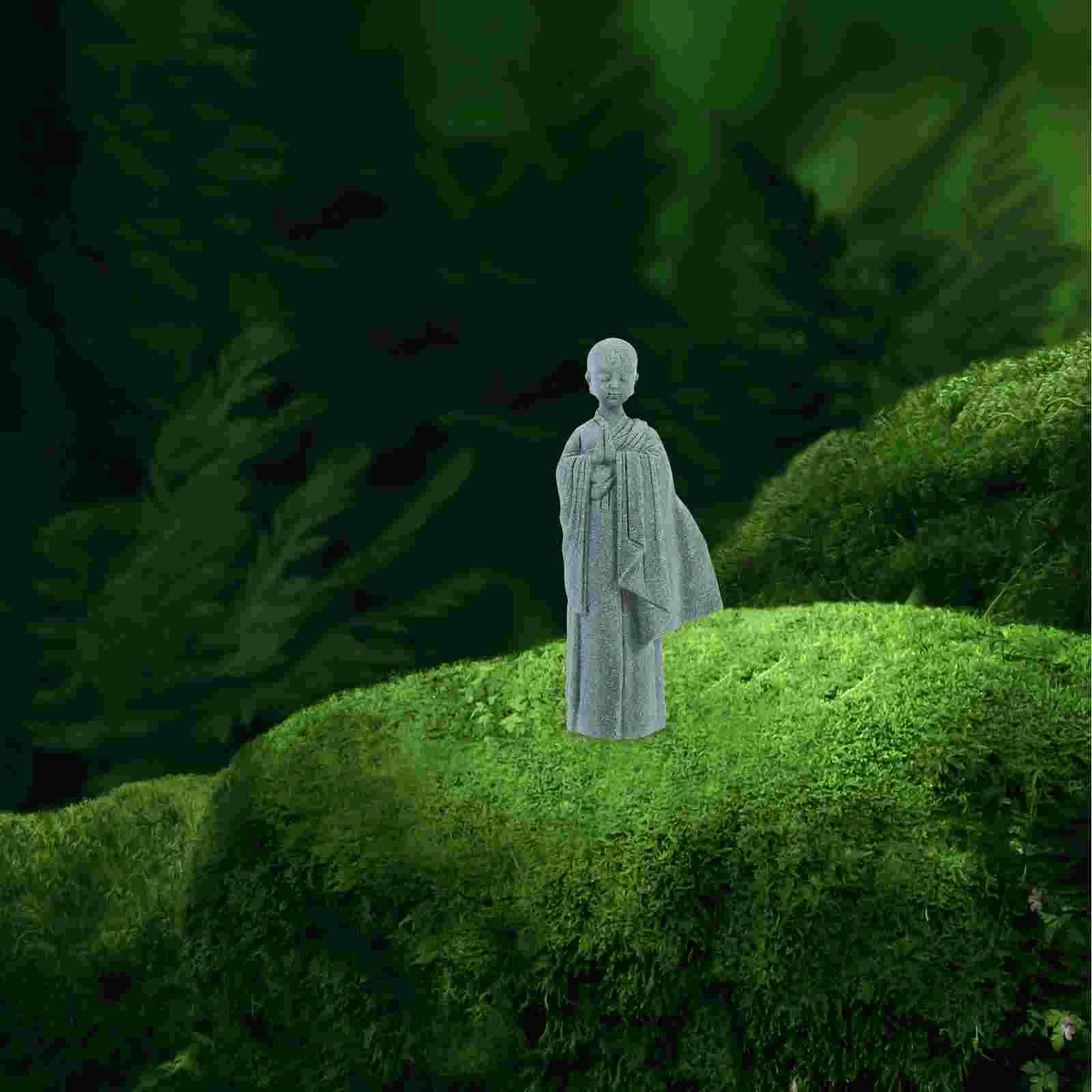 Statua del piccolo monaco Buddha Figurina di pietra arenaria Estetica Zen Desktop Acquario Decor Asiatico Ornamenti da giardino Home Office Statue Mini