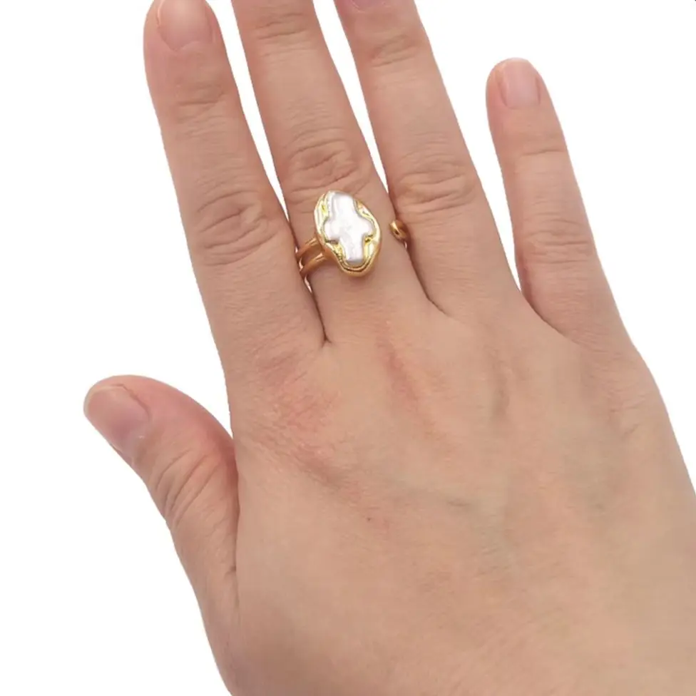 WT-MPR126 Vintage Wholesale Special Hollow Design 18K Gold Plated Adjustable Ring With Cross Freshwater Pearl
