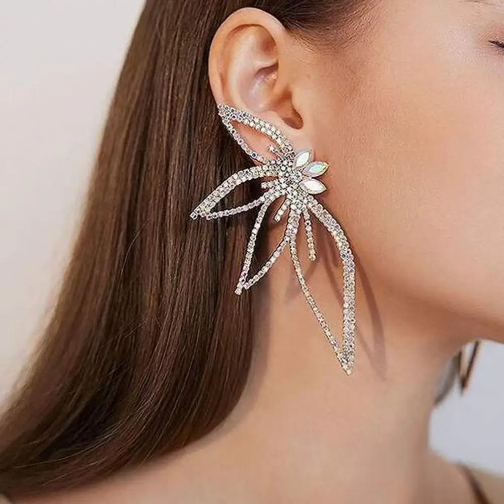 Lightweight Alloy Stud Earrings Exaggerated Cubic Zirconia Maple Leaf Stud Earrings Luxury Statement Jewelry Accessories