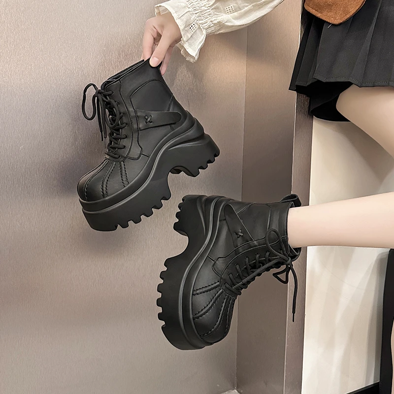 9CM Nowe Damskie Botki na Wysokiej Platformie Zimowe Ocieplane Futrem Grube Buty Śniegowce Sznurowane Sneakersy Damskie Skórzane Botki Motocyklowe Mujer — zdjęcie 3