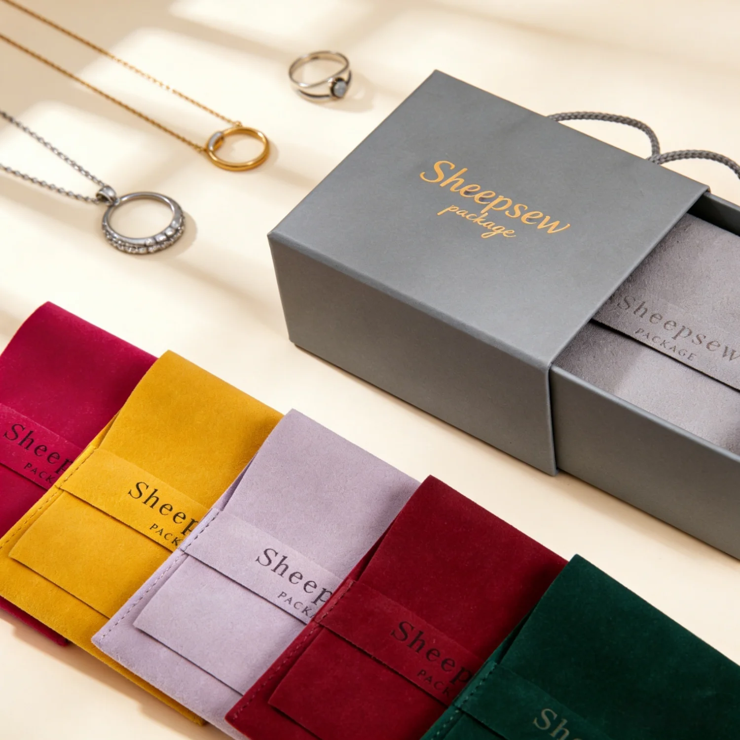 

Набор из 20 штук: подарочные коробки для украшений 9x9 см с индивидуальным логотипом и соответствующими пакетами, персонализированные