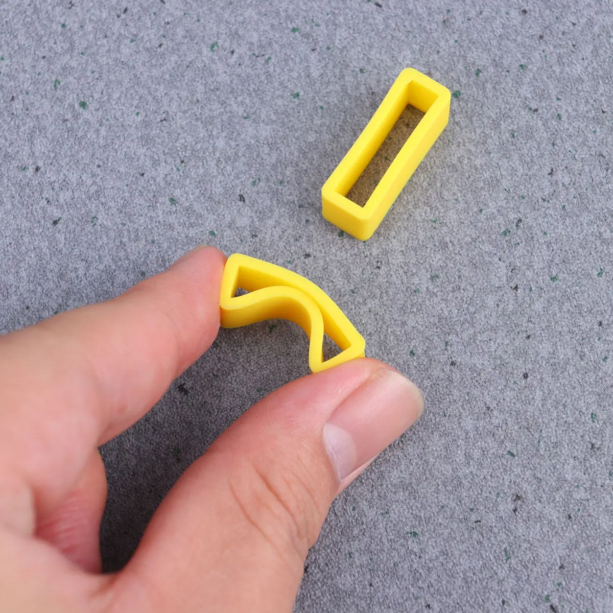 2Pcs 22Mm Flexible Sturdy Watch Strap Loops Silicone Band Rings for Replacement