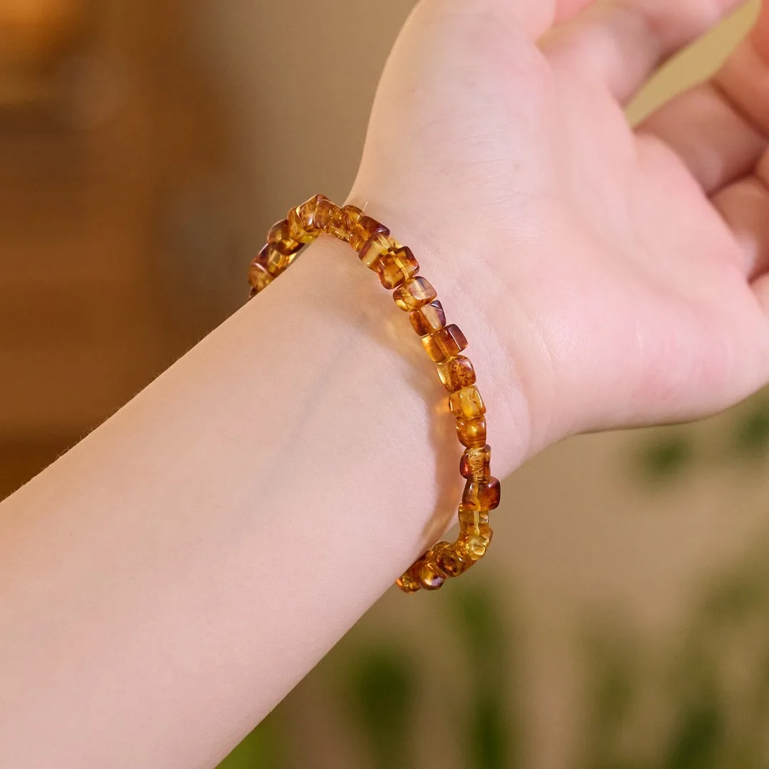 Natural Amber Beeswax Bracelet: Flower Amber Crushed Sugar Cube Beaded New Chinese Style Lucky Bracelet (Bestie Gift)