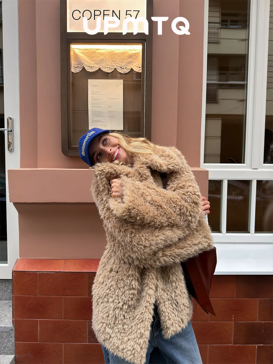 Chic Slay Girl Cozy Curly Shearling Faux Fur Jacket for Everyday Outfit Camel Fur Coat Effortless Winter Fashion Inspiration