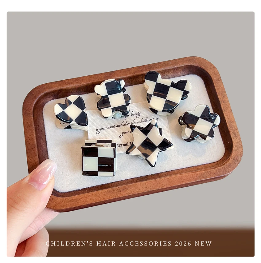 Niedliche Mini-Haarklammern in Schwarz-Weiß für Mädchen, Frauen und Kinder, in Form von Herz, Stern, Quadrat, Blume und Bär, kleine Haarspangen, Haar-Accessoire-Set – Detail 3