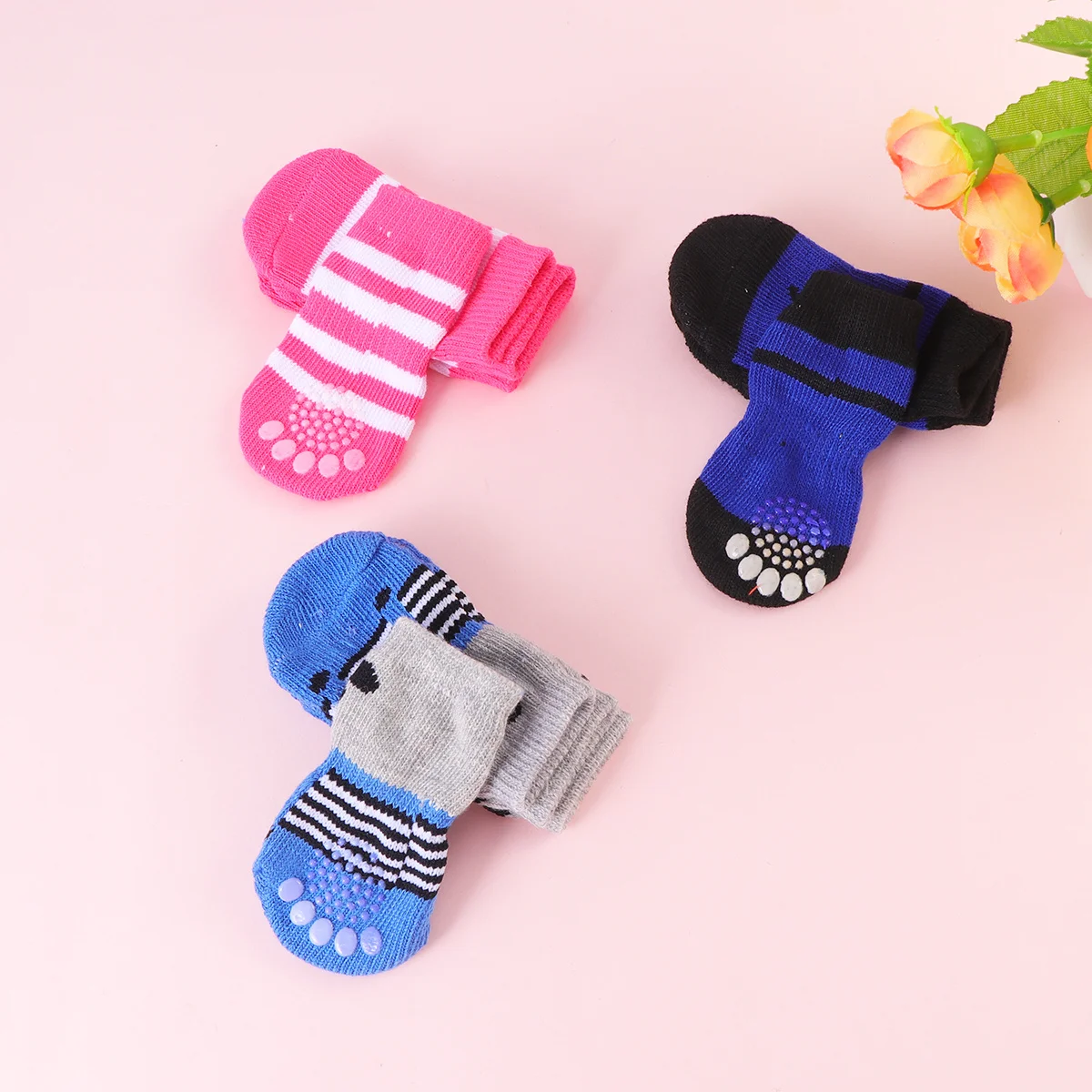 

4Pcs Non-Slip Cotton Socks for Pets Soft Knitted Puppy Dog Ankle Socks Keep Warm and Floor Anti-Scratch Random